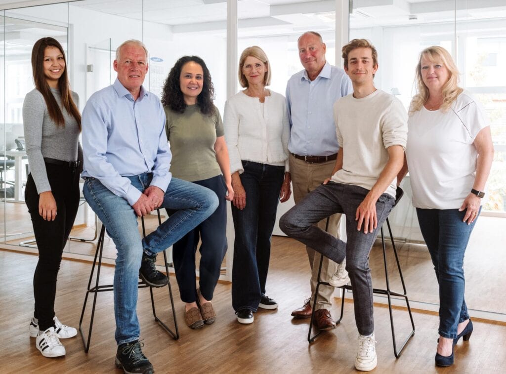 Startseite der LIG. Bild zeigt ein Teambild von der LIG Projektbau GmbH.