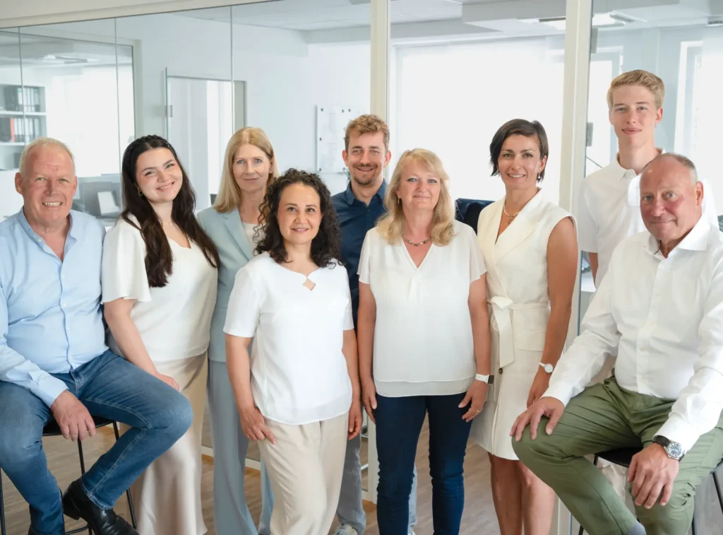 Startseite der LIG. Bild zeigt ein Teambild von der LIG Projektbau GmbH.